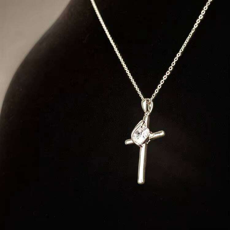 New Pure Sier Jesus Chain Rhodium Plated Heart Cross Pendant Necklace VVS Moissanite Christian