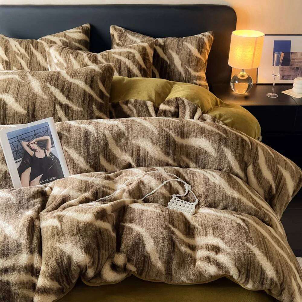 Leopard Print Rabbit Plush Quilt Cover Pillowcase Bed Sheet Four-Piece Class A Thicken Winter Warm Coral Fleece Bedding Set H260312