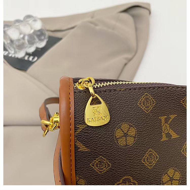 Chic Designer Accessory: Elegant Casual Tote Pouch