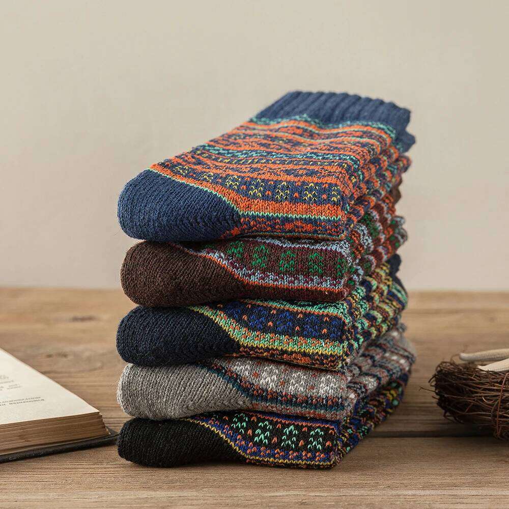 5Pairs New Witner Man Thick Warm Stripe Round High Quality Women Socks Couple Models Free Size Z260312