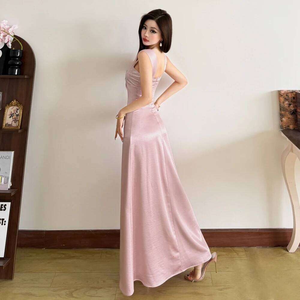 SylCue Rhinestone Decoration Dress Woman U Collar Backless Sleeveless High Waist Robe Valentine's Day Elegant Style Long Bodycon C260312