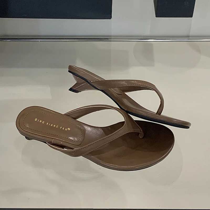 SUOJIALUN 2025 Summer New Women Slipper Fashion Narrow Band Slip On Flip Flop Shoes Square Low Heel Outdoor Sandals K260312