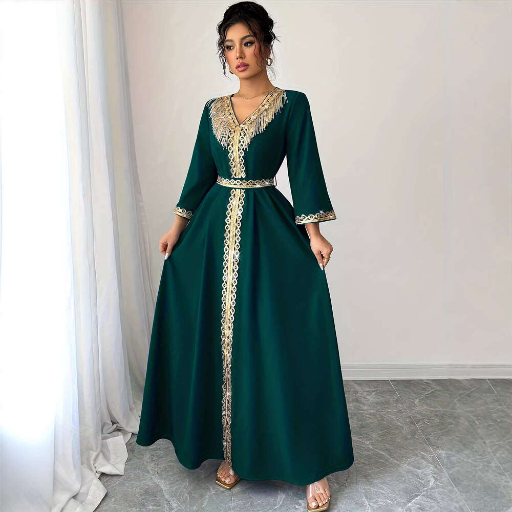 New Middle Eastern cross-border foreign trade Muslim robe, three-quarter sleeve women's lace tassel dress, elegant and feminine