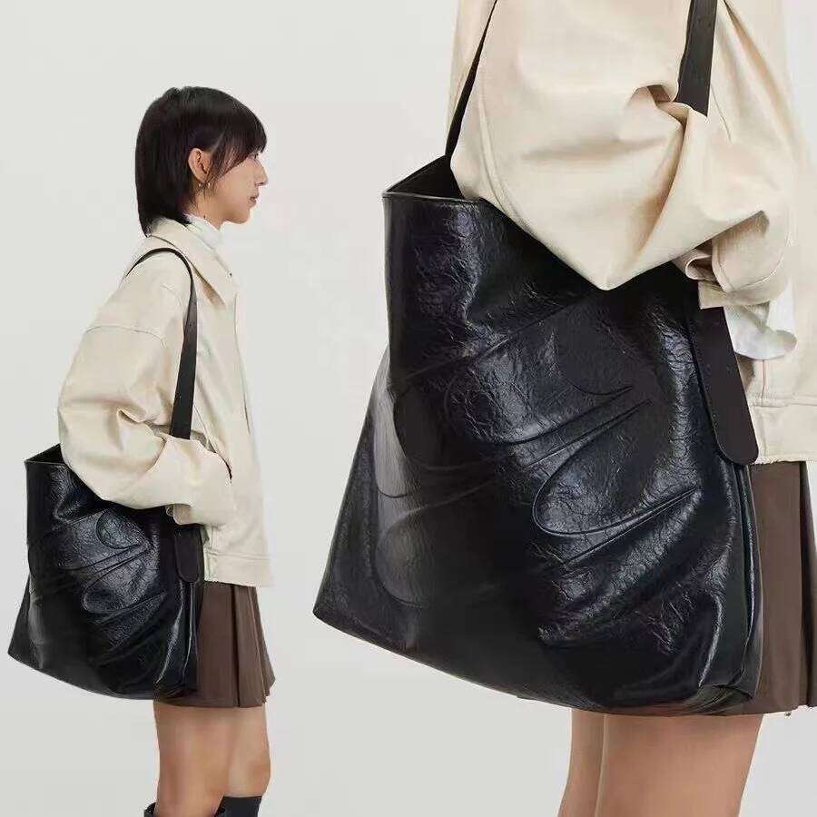 Black Minimalist Oil Wax Tote Large Capacity PU Handbag Pad Clothing Storage Stylish Cool Men Women Street Shoulder Bag