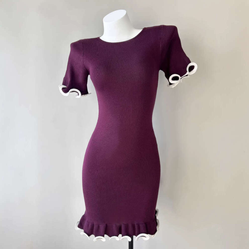 Sexy tight pleated short skirt with curled edges, slim knit A12 dress with long sleeves, solid color, European and American women's summer wear