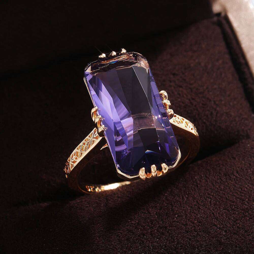 Huitan Purple Stone Rings Women Vintage Party Elegant Lady's Ring Birthday Anniversary Gift Exaggerated Female Fashion Jewelry H260312