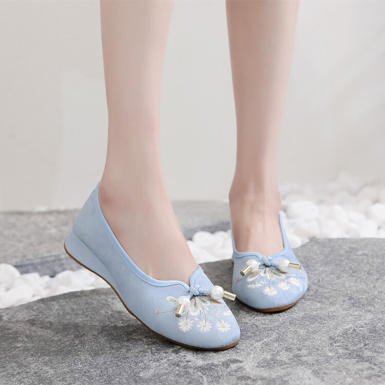 STAOXINDIKE 2025 New Outdoor Recreation Mid Designer Stiletto Kitten Heel Synthetic Suede White Strap Closed Formal Wide Affordable Luxury Heeled Shoe