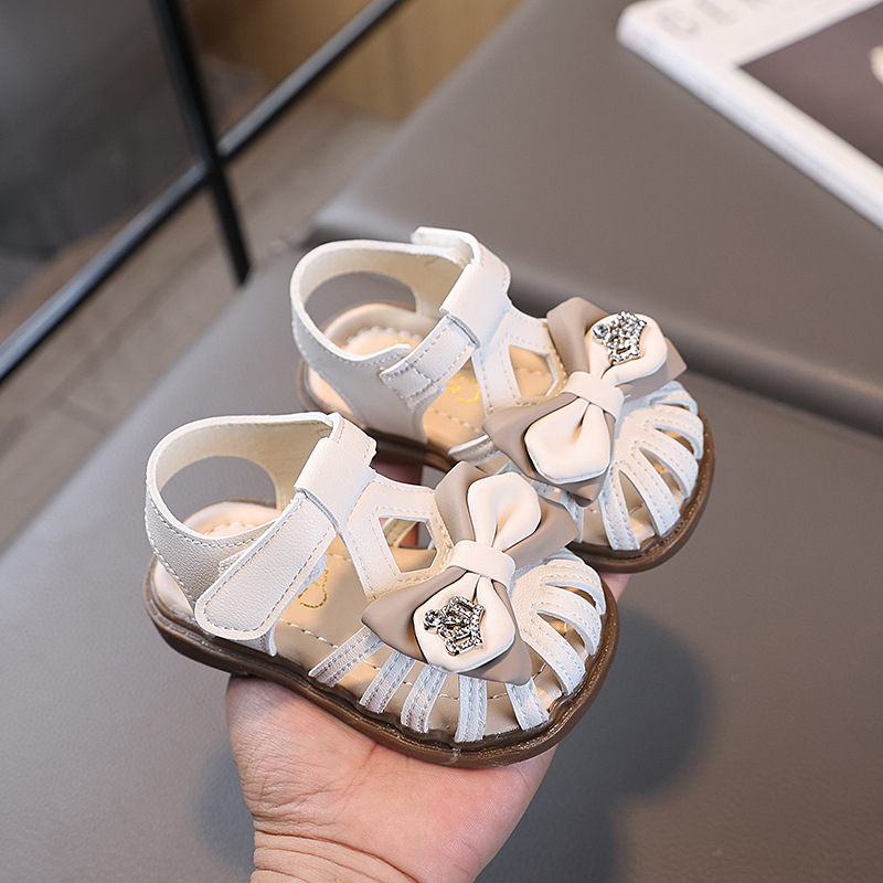 Toddler Girls Crown Sandals Cute Bow Closed Toe Non-Slip Soft Sole Summer Casual Beach Baby Shoes Free shipping