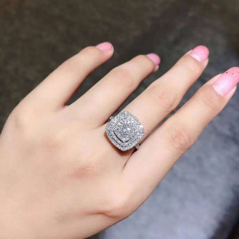 Light luxury classic 925 sterling silver square moissanite ring as a jewelry gift for women's engagement party H260312