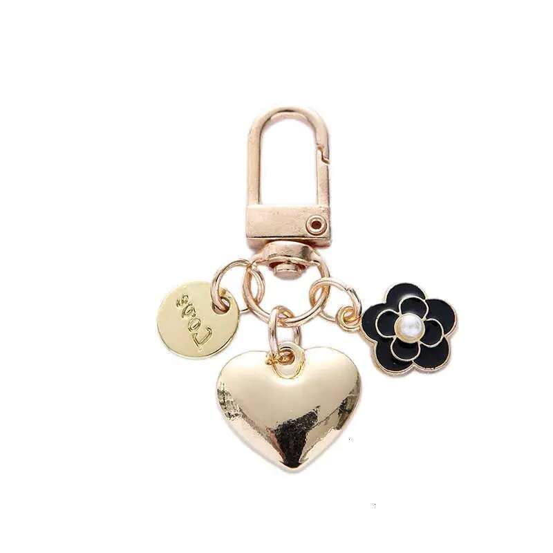 Adorable Alloy Heart Keychain Pearl Camellia Flower Letter Pendant Fashion Cute Bag Accessory for jewelry Women Designer Girls 8cm 12g