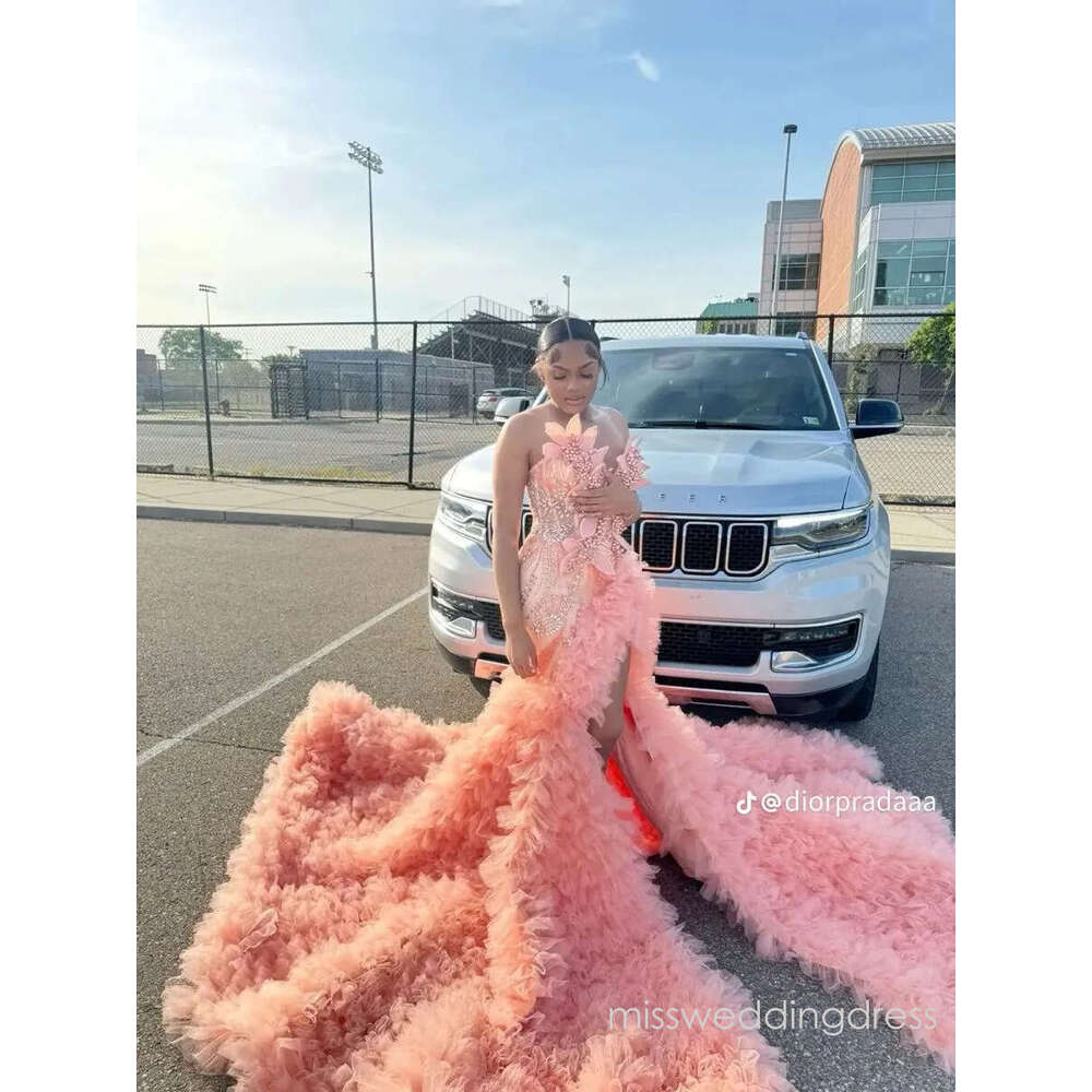 Customized Luxury Pink Prom Dresses For Black Girl Long Tired Train Sweetheart Neck Plus Size Formal Pageant Party Gowns