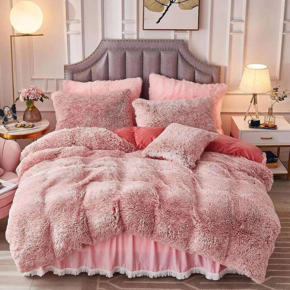 King Size Pink Ombre Crystal Velvet 3-Piece Shaggy Faux Fur Bedding Set with Comforter & Pillow Shams H260312