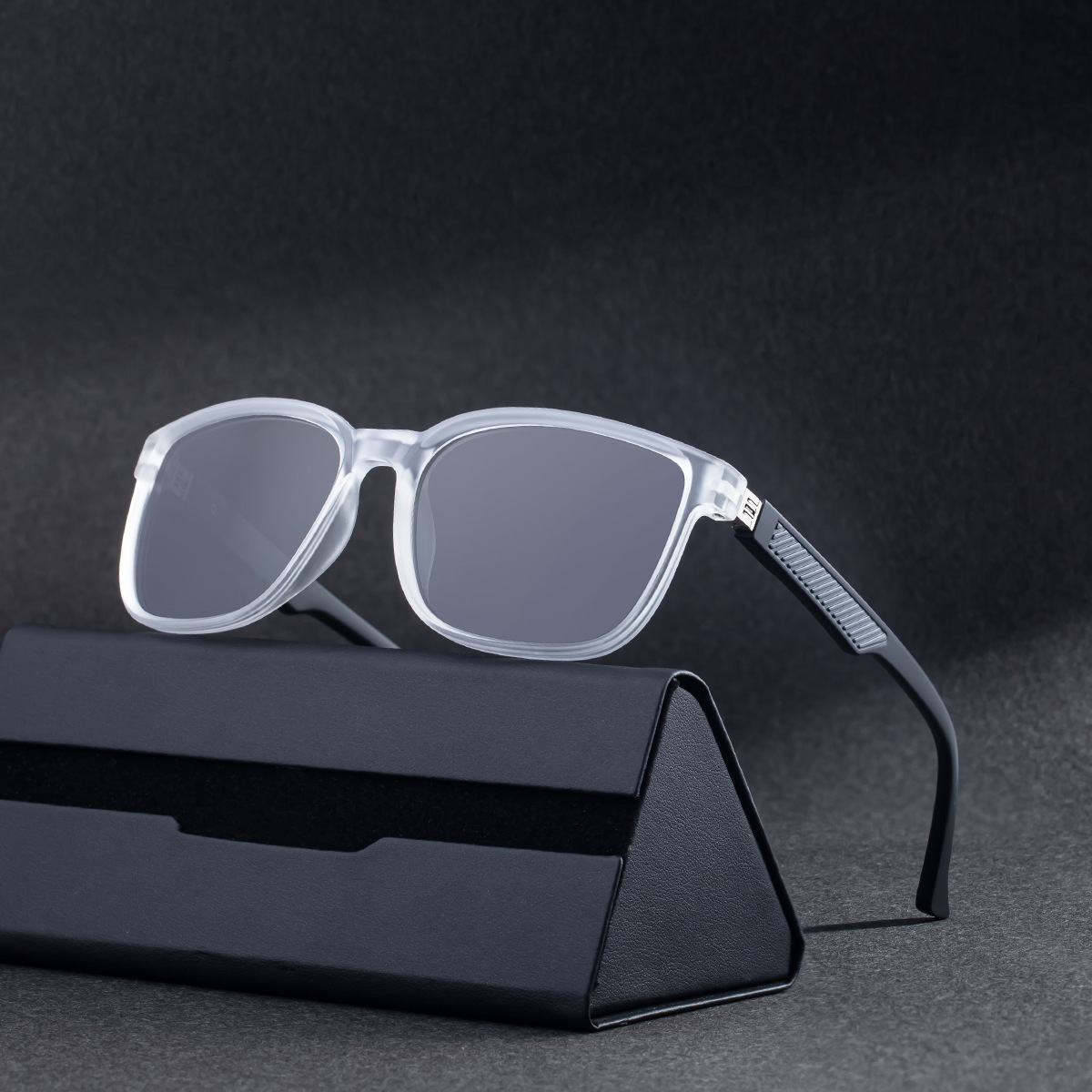 2026 New Fashion Square Frame Polarized Versatile and Stylish, Outdoor Driving Sun Protection Sunglasses for Men,