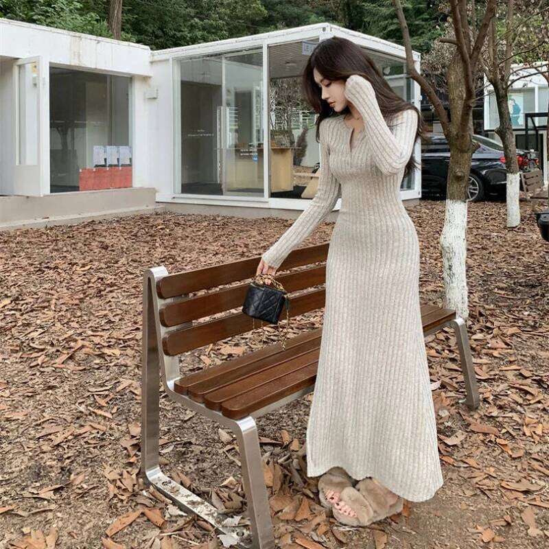 Women French Style Knitted Dress Autumn Winter New Fit Slimming Sweater Long Vestidos Female Small V-neck Silod Color Dresses C260312