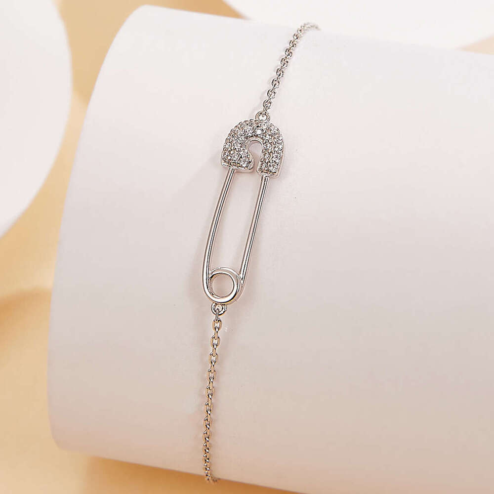 Women Jewelry Bracelets Charm Bracelets Full Zirconia Paperclip Pin Delicate Romantic Valentine's Day Gift Bracelet