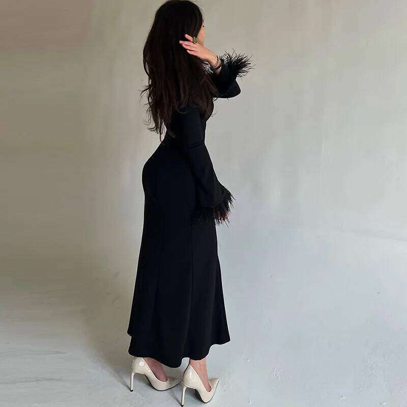 2023 European and American Feather Dress High-end Hip-covering Skirt Women's Knitted Long Sleeve Autumn Women C260312