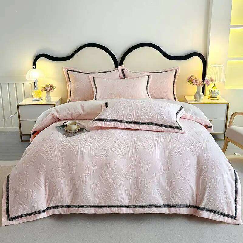 2025 new solid color high gram weight webbing winter warm milk fleece engraved bed sheet four-piece set H260312