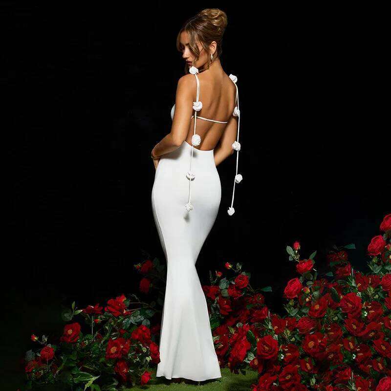 A long, strapless, three-dimensional flower-decorated halter dress with a sexy European and American evening gown C260312