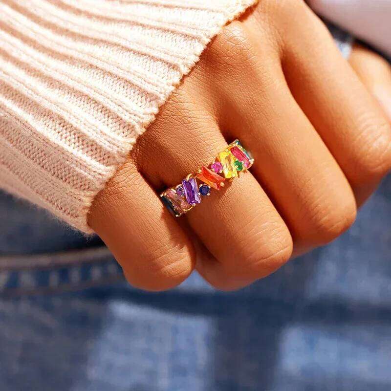 Huitan Creative Attractive Rings with Rainbow CZ Funny Brilliant Dainty Accessories for Women Trendy Exquisite Party Jewelry Hot H260312