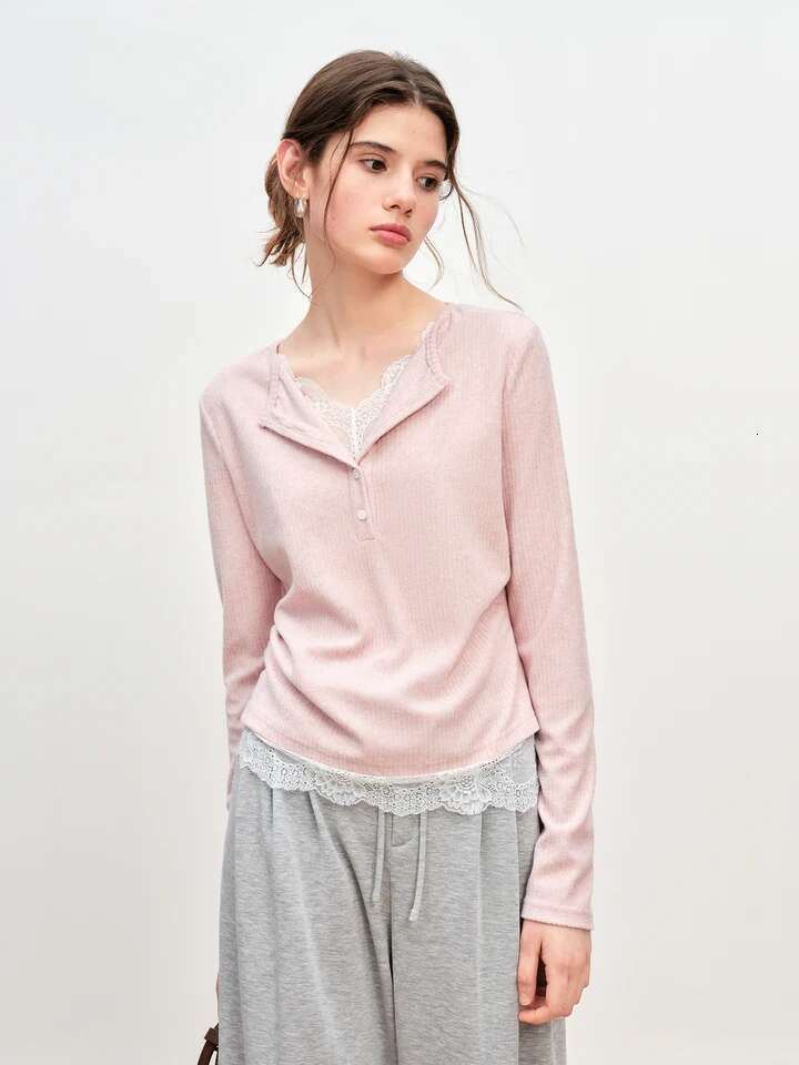 FSLE Autumn Winter Women's Contoured Fit Mock Layer T-Shirt - Textured Lace Trim Knit Base Top With Slimming Silhouette MAKOUFEI