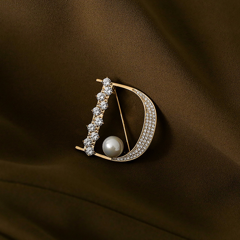 Luxury Brand Designer Jewelry Korean Version Non-Fading Scarf Buckle Brooch Dual-Use High-End Spring And Autumn Shawl Buckle T-Shirt Corner Knot Buckl