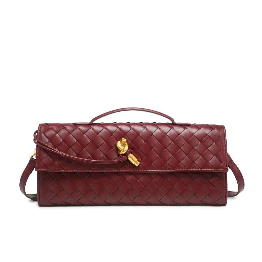 Cross-border bestseller: new summer model, purely handmade horizontal woven lock stick bag, high-end versatile fashion crossbody clutch bag