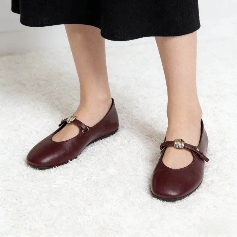 Metal Decoration Ballet Flat Retro Round Toe Soft Leather Mary Jane Shoes Light Sole Comfortable Casual 260306