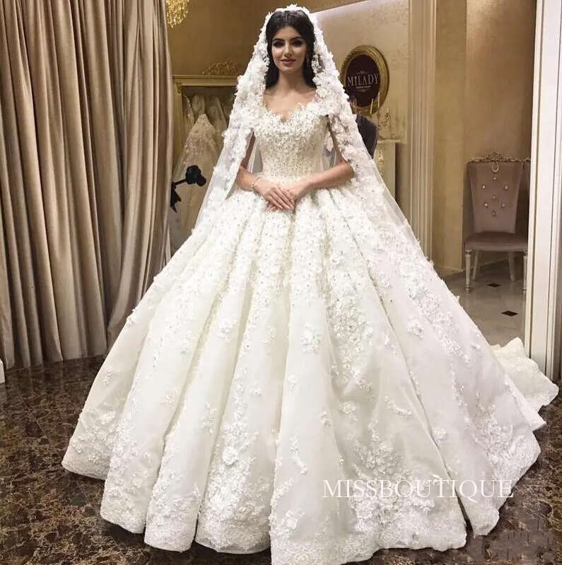 2024 New Ball Gown Wedding Dresses Off Shoulder Lace 3D-Floral Appliques Beaded Puffy Court Train Plus Size Formal Bridal Gowns 403 B0312