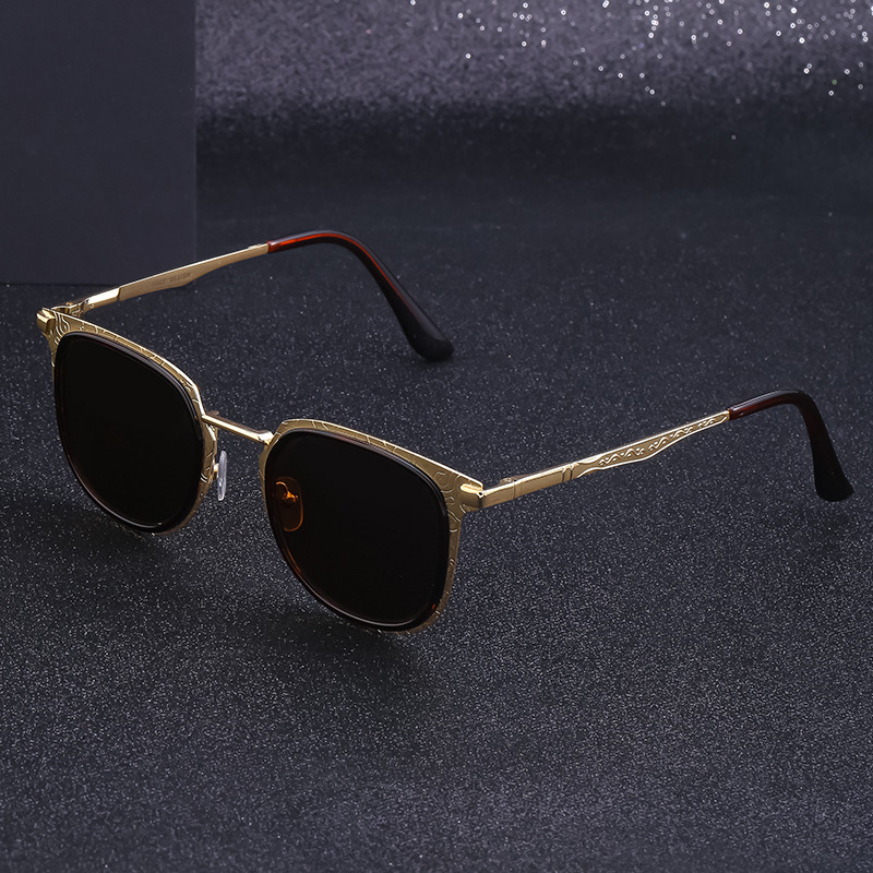 2026 Retro Square Frame Trendy New Polarized Sunglasses for Men Outdoor Fishing Glasses Wholesale