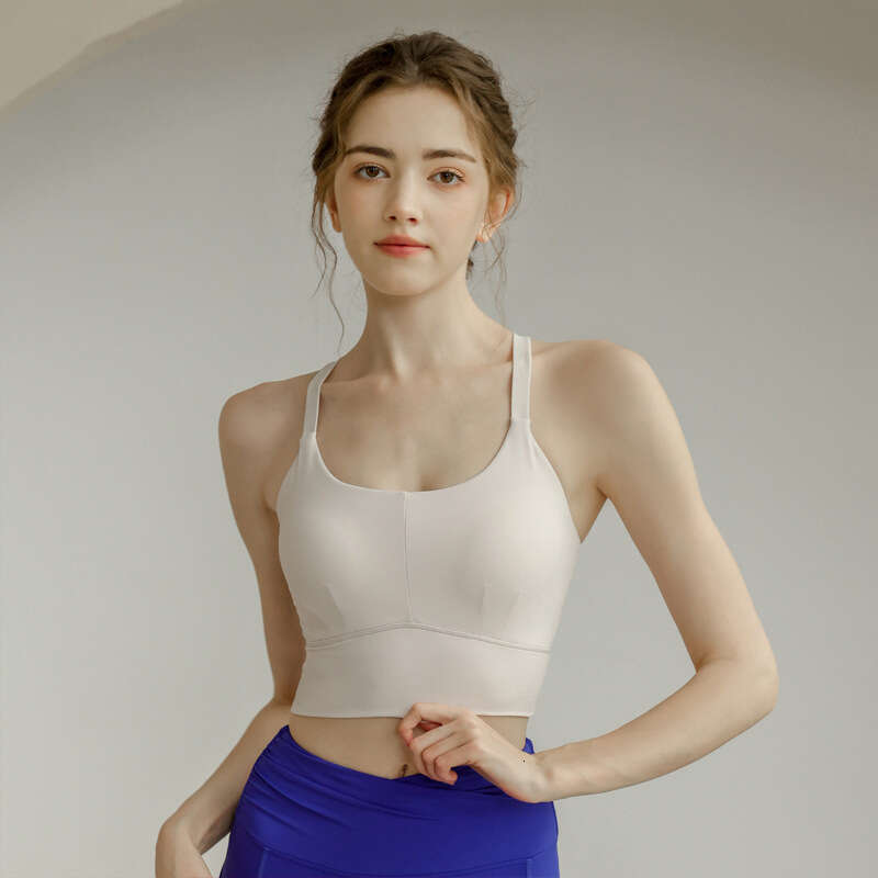 Designer Breathable Sports Bra with Compression Fit & Moisture-Wicking Properties Ideal For Workout Sessions