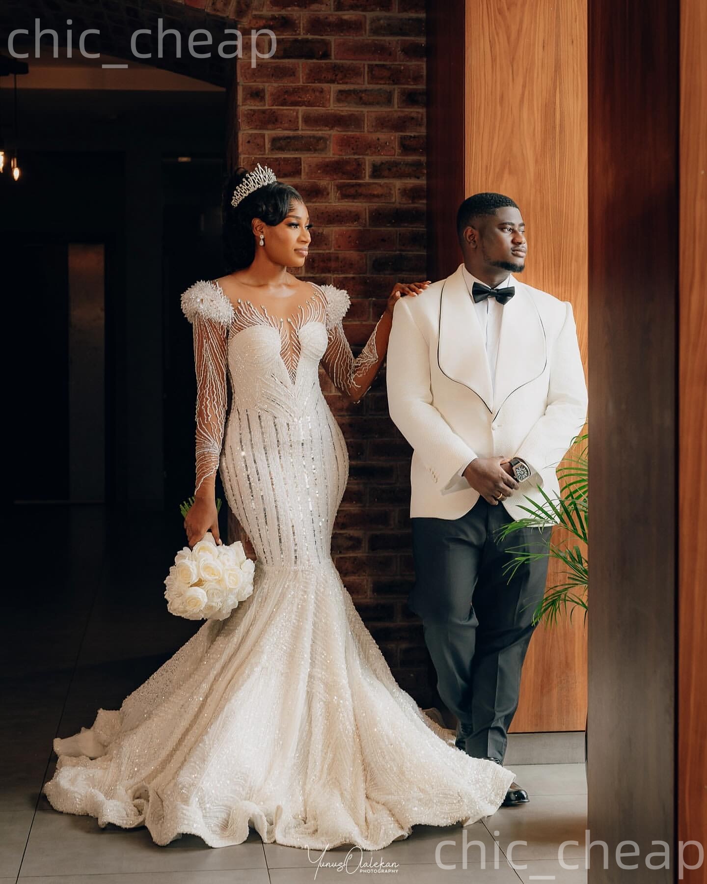 African Aso Ebi 2026 Ivory Mermaid Wedding Dress Rhinestones Beaded Sequined Sheer Neck Sparkly Elegant Bridal Gowns Dresses ZJ240