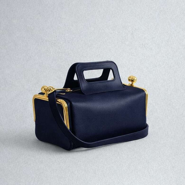 Women 2026 Design Black Leather Shoulder Fashionable Zipper Crossbody Bag Light Luxury Vintage Clip Handbag For Women