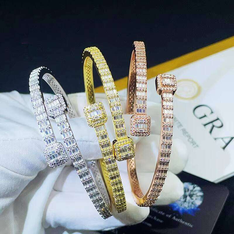 Hip-Hop Boutique Jewelry Iced D Color Long Stick Bread Pure Sier VVS Moissanite Bracelet