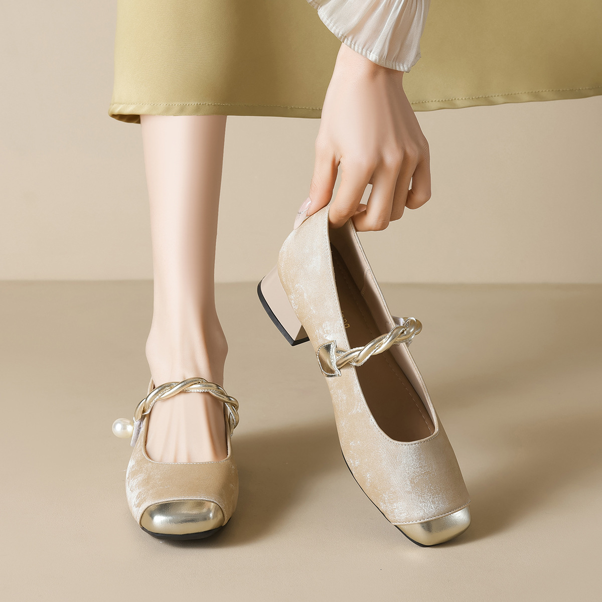 STAOXINDIKE 2025 New Fashion Heel Wedge Heel Fabric White Black Strappy Formal Wide Narrow Luxury Synonyms Pumps