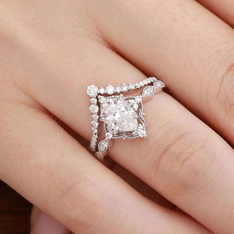 Huitan 2023 New Designed Wedding Set Rings for Women Luxury Cubic Zirconia Engagement Party Temperament Female Finger Jewelry H260312