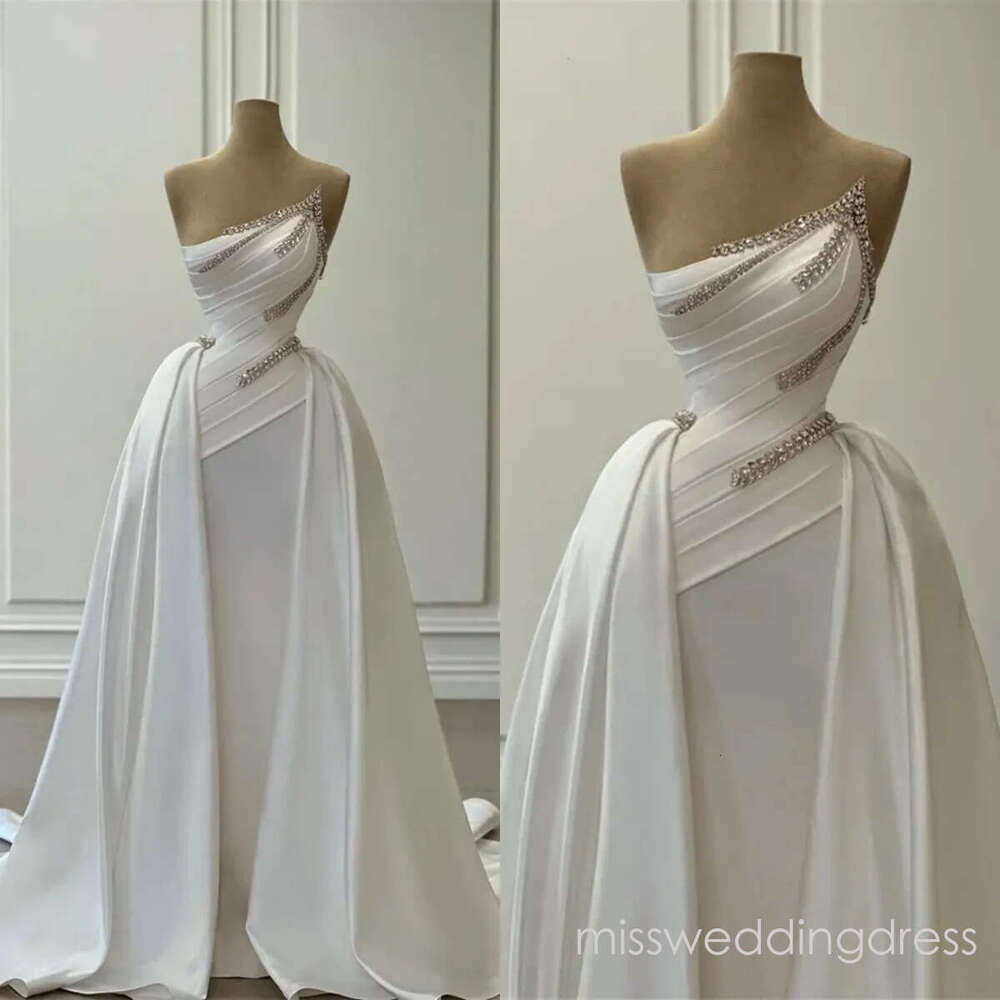 Simple Wedding Dresses Crystal Bride Gown Strapless Mermaid Bridal Dress with Detachable Train Beading Sleeveless Custom Made Vestidos De Novia