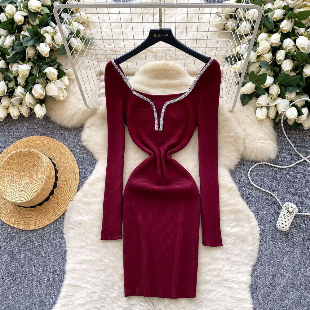 Goddess style elegant high-end heavy rhinestone decoration square neck long sleeved knitted dress slim fit A12 waist exquisite