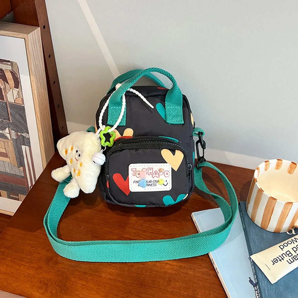 Korean Style Crossbody Shoulder Bag Love Heart Printed with Pendant Mini Dopamine Handbag Cartoon Color Contrast 260311