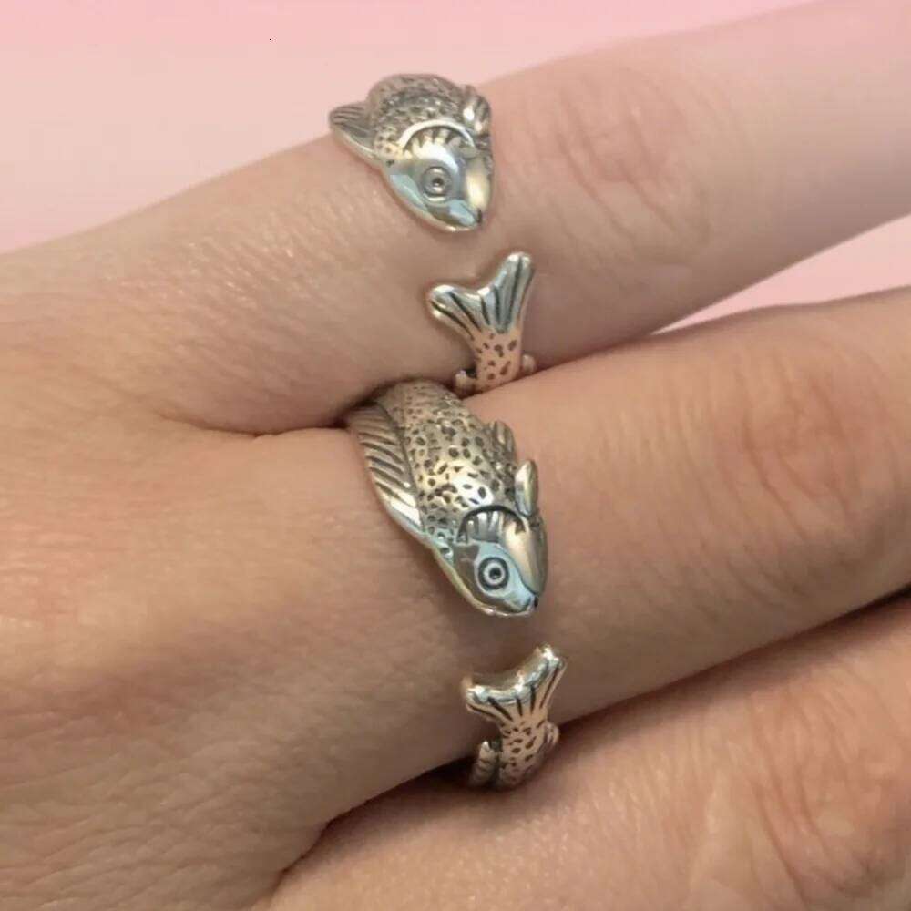 Gorgeous Exquisite Texture Adjustable Open Ring with Elegant Fish Shaped Design Fine Jewelry Rings Sparkling Like Diamond Rings for Daily Wear
