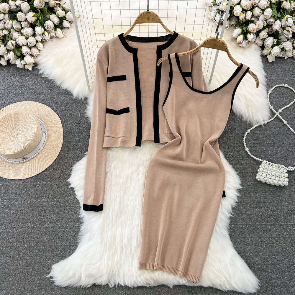 2026 Fashion Korean style long a20 sleeved color blocked round neck knitted cardigan two-piece set waist cinching slim fit vest
