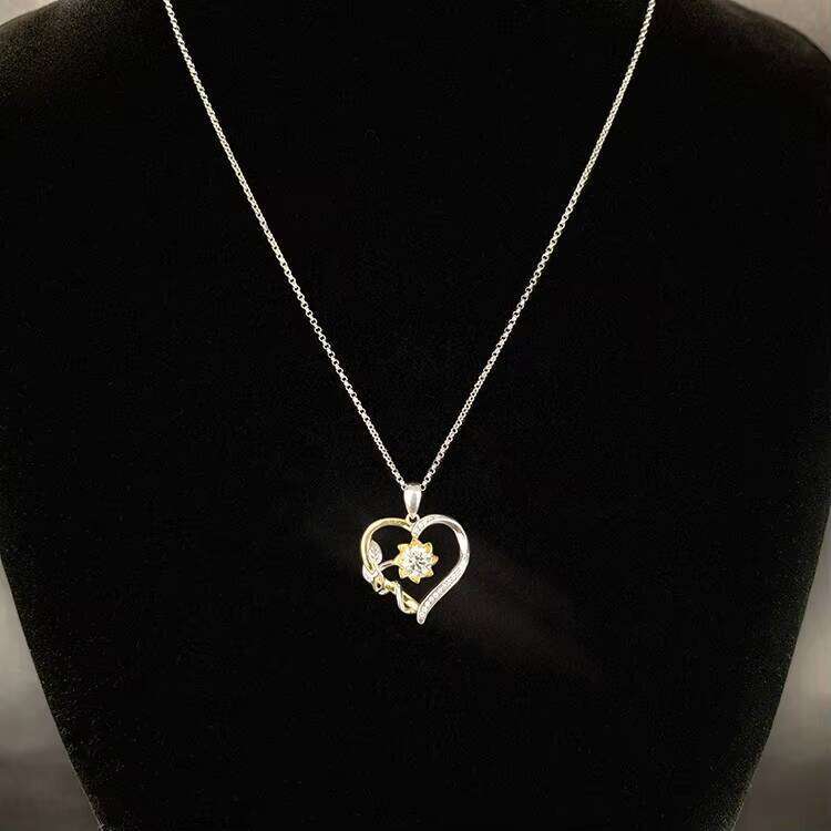 Fine Jewelry Sterling Sier Heart-shaped Curling Cloud Gold-plated VVS Moissanite Women Necklace