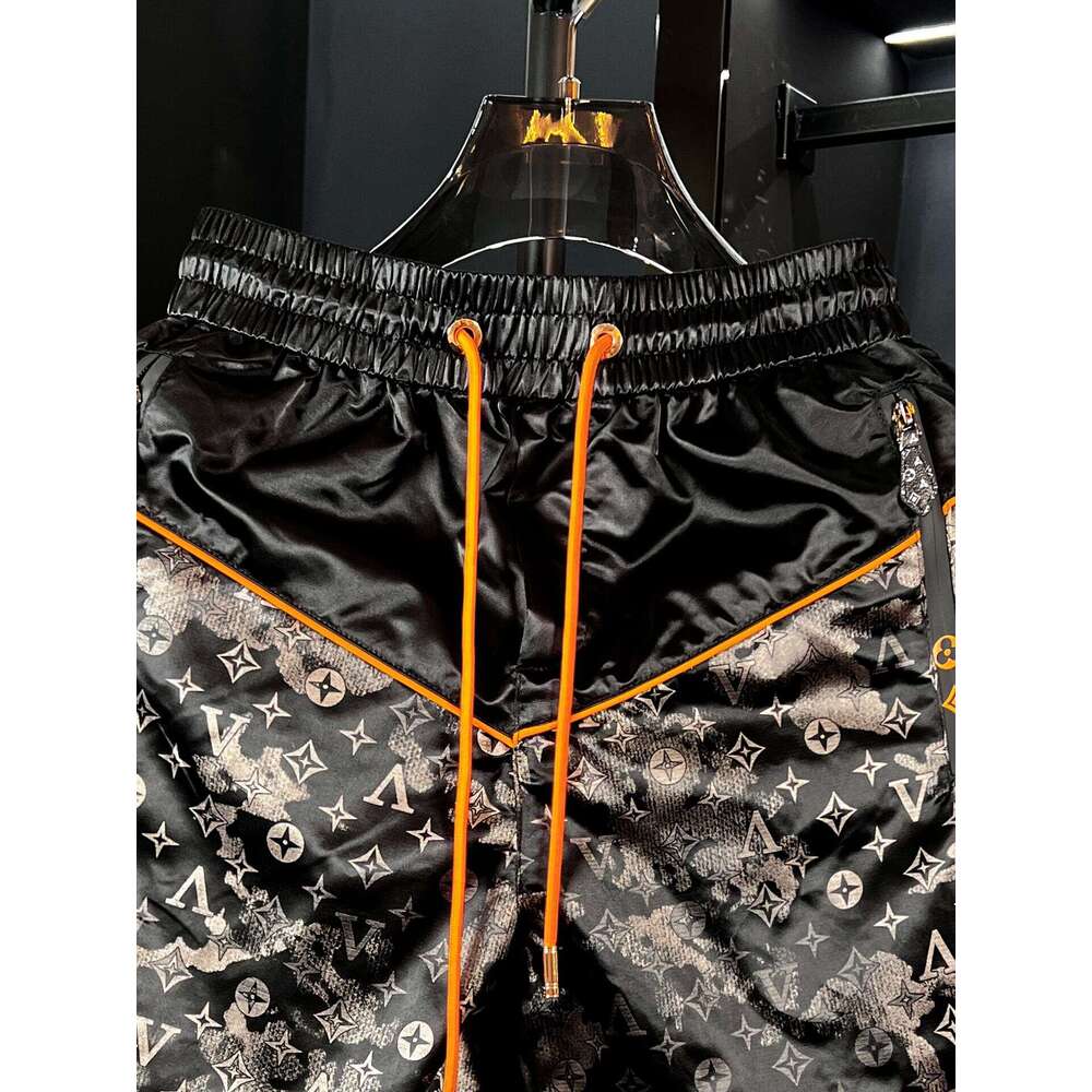 Stylish European-Style Light Luxury Printed Casual For Men, Summer 2025 New Trendy Beach Shorts Asia Size
