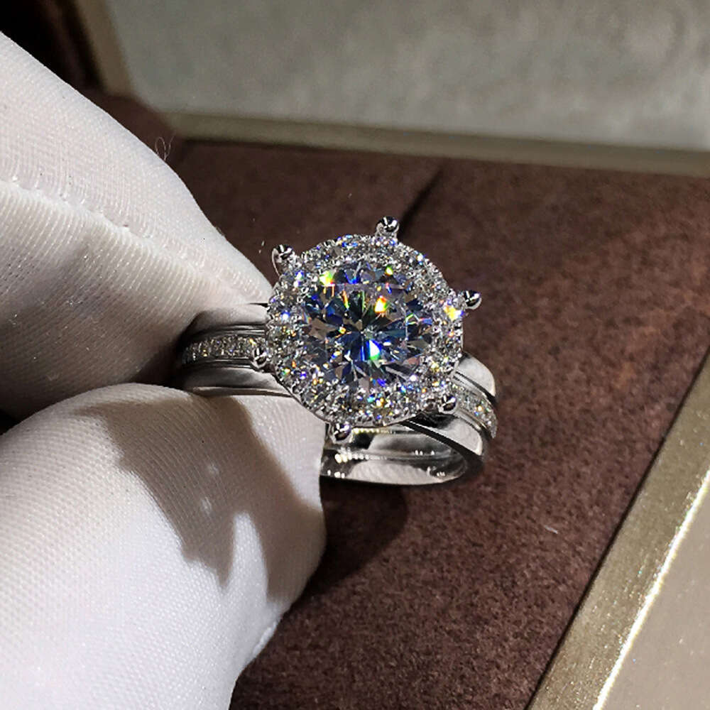 Designer Diamond Rings for Women and Men New Creative Two-tone Zircon Engagement Fashion Designer Jewelry Wedding Party Ring