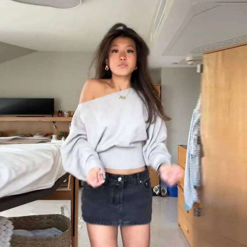 Chic Slim Fit Knit Pullover Sexy Solid High Waist Soft Sweater Low Neck Crop Sweatsuit 2025 New Lady Autumn Streetwears Z260313