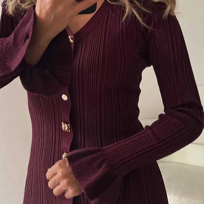 2025 Autumn and Winter French Elegant Pullover Dress Slim Fit and Slimming Knitted Womens Long Sleeved Temperament Long SkirtT260314