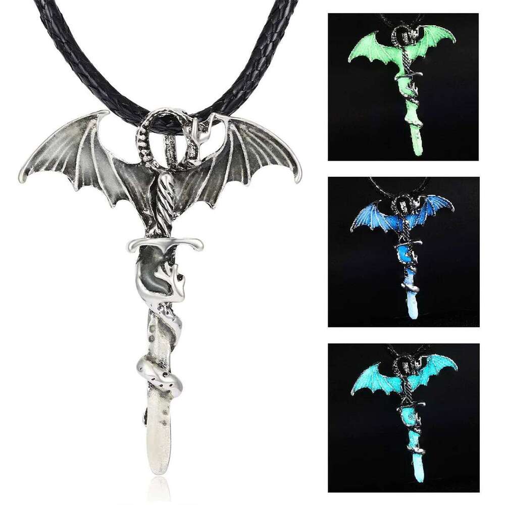 Vintage Steampunk Luminous Dragon Pendant Necklace For Women Men Glow In The Dark Animal Clavicle Chain Punk Hallowen Jewelry H260312