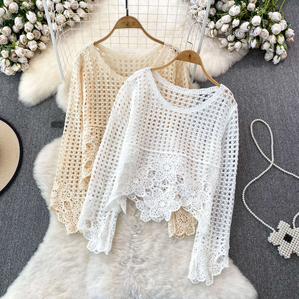 2026 Spring/Summer Designer Retro Design Thin Hollow Cardigan Suitable for Seaside Vacation Loose Knitted