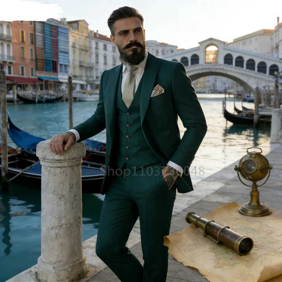 Elegant Rose Red 3-Piece Slim Fit Mens Suit Double Breasted Blazer Vest Pants Set for Wedding Groom Tuxedo Business Party M260313