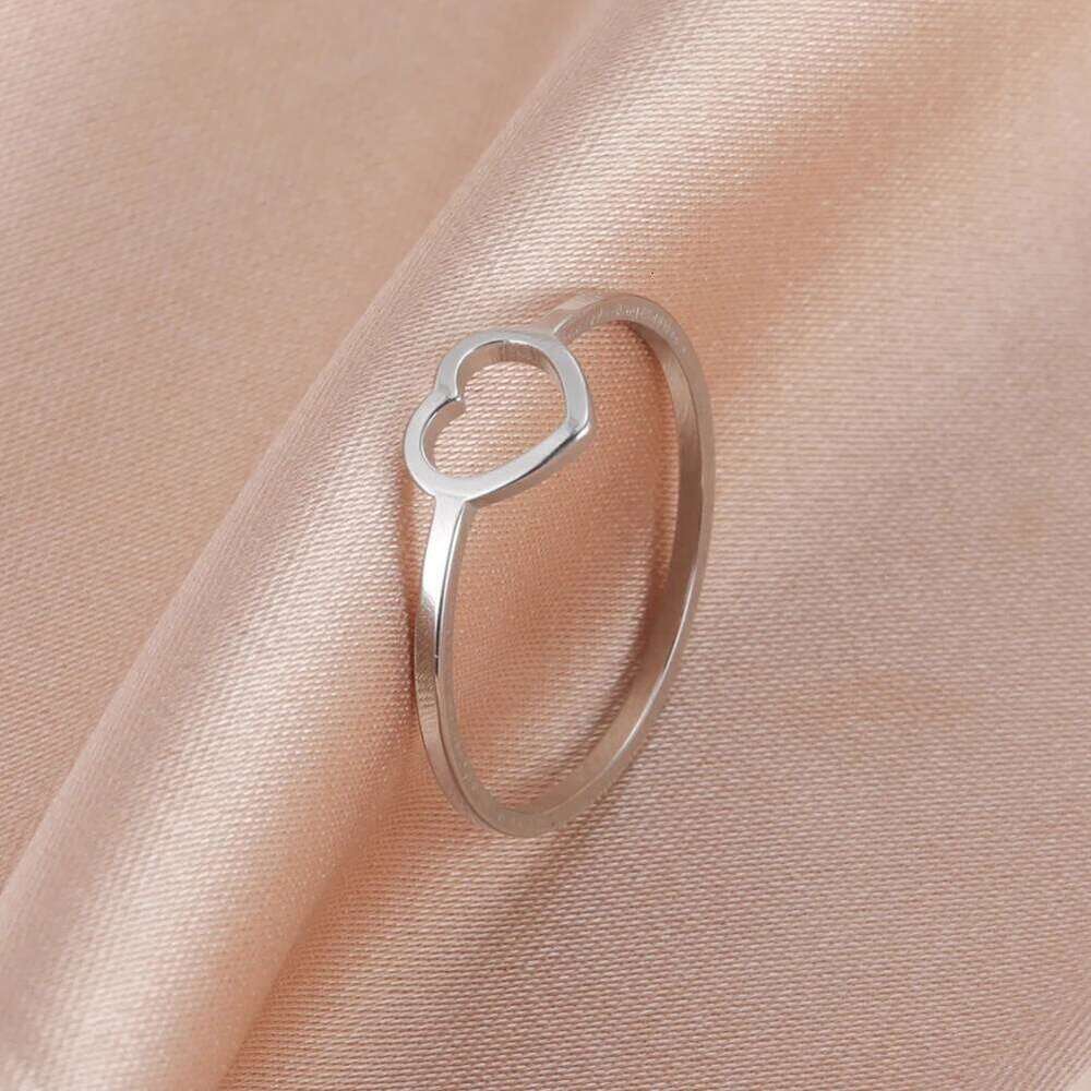 Skyrim New Simple Hollow Heart Rings for Women Stainless Steel Minimalist Finger Ring Jewelry Engagement Anniversary Gifts H260312