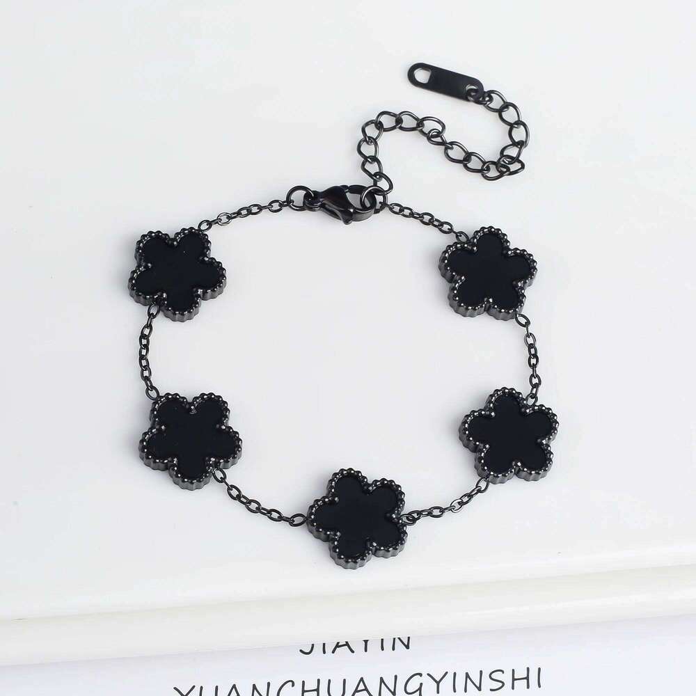 Light Luxury Stainless Steel Hot Sale Black and White Shell Five Leaf Flower Bracelet Simple Woman Fashion Daily Party Jewelry C Z260313